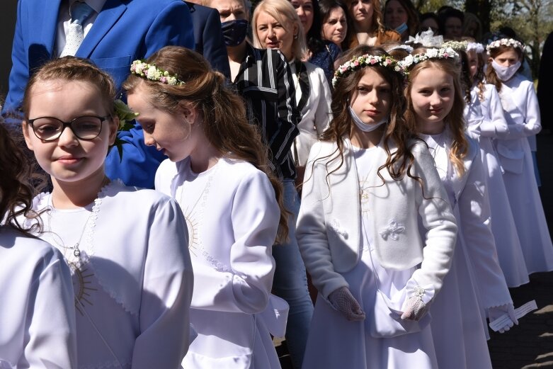  Z radością i czystymi serduszkami przystąpili do Pierwszej Komunii Świętej 