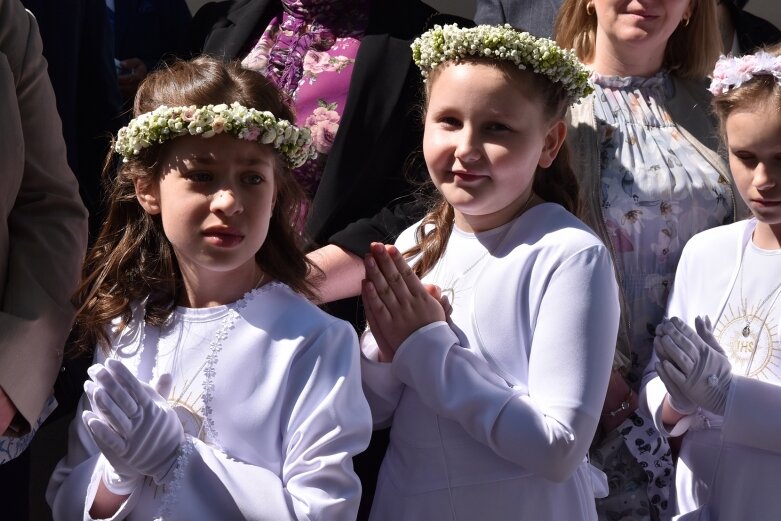  Z radością i czystymi serduszkami przystąpili do Pierwszej Komunii Świętej 