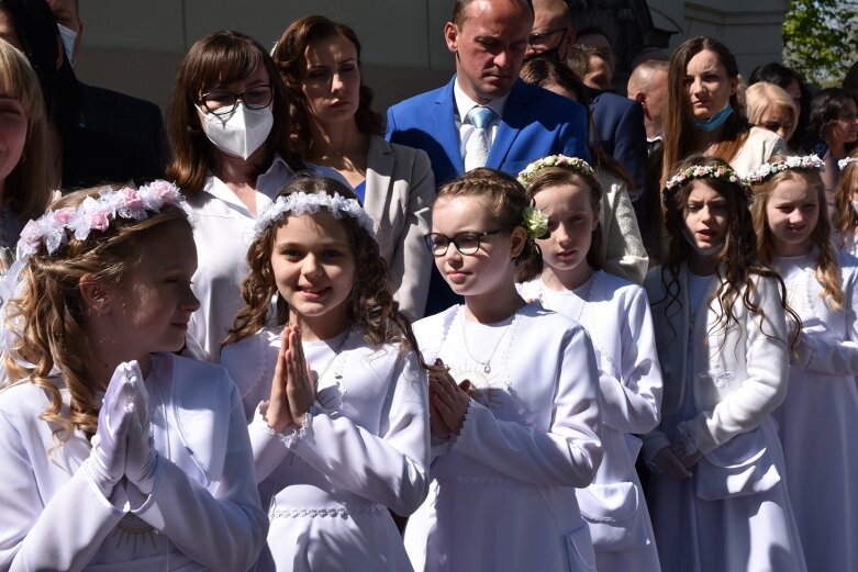  Z radością i czystymi serduszkami przystąpili do Pierwszej Komunii Świętej 