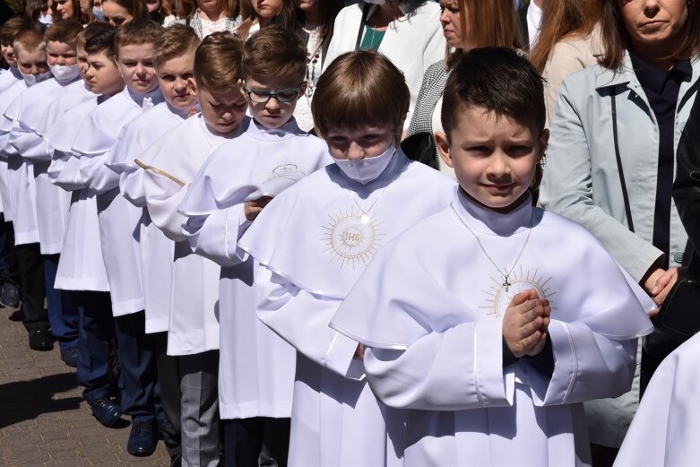  Z radością i czystymi serduszkami przystąpili do Pierwszej Komunii Świętej 