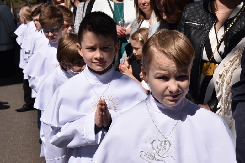  Z radością i czystymi serduszkami przystąpili do Pierwszej Komunii Świętej 