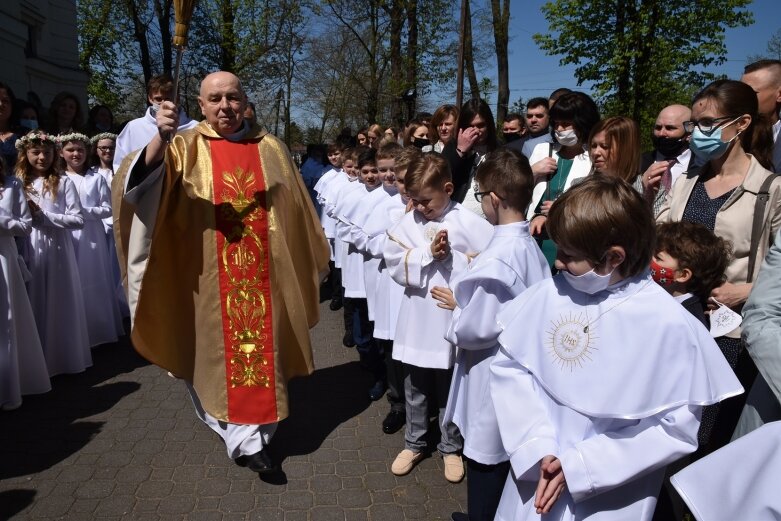  Z radością i czystymi serduszkami przystąpili do Pierwszej Komunii Świętej 