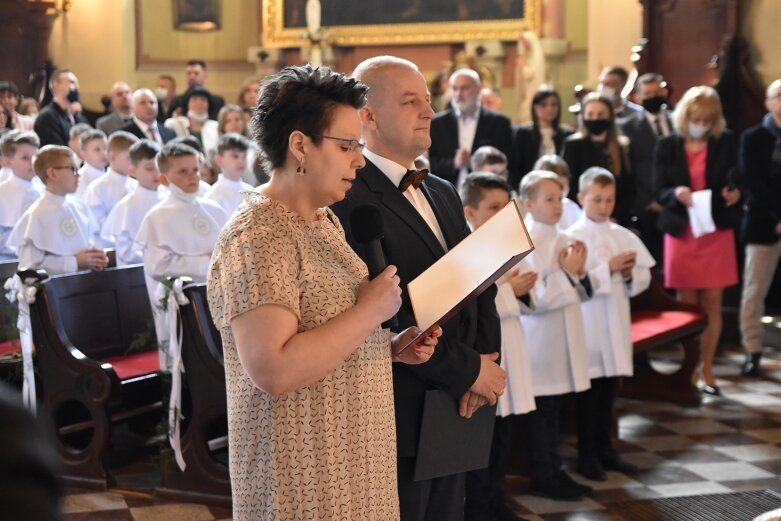  Z radością i czystymi serduszkami przystąpili do Pierwszej Komunii Świętej 