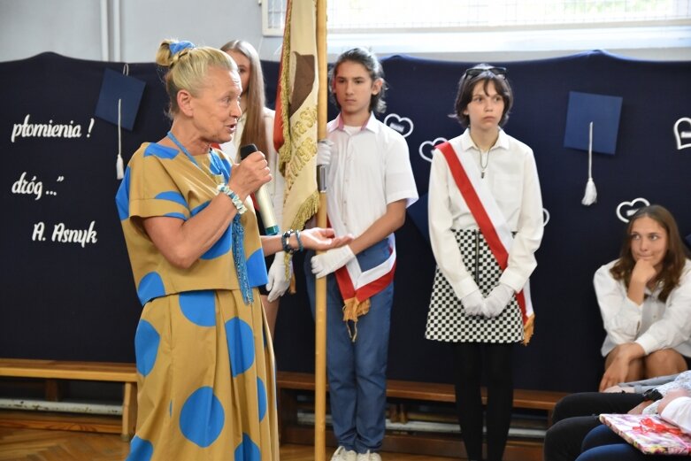  Za nimi trudny rok szkolny. Pożegnanie absolwentów szkoły podstawowej 