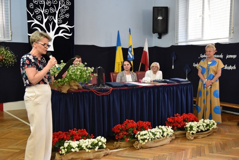  Za nimi trudny rok szkolny. Pożegnanie absolwentów szkoły podstawowej 