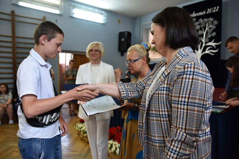  Za nimi trudny rok szkolny. Pożegnanie absolwentów szkoły podstawowej 