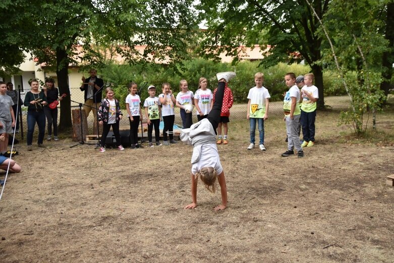  Zabrali mieszkańców osiedla na wyspę 