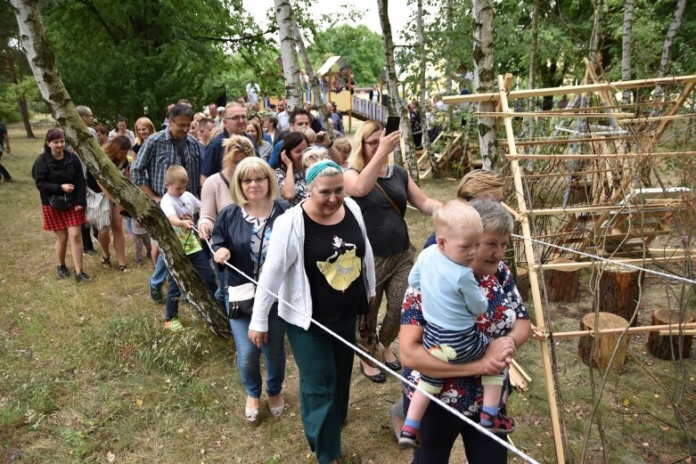  Zabrali mieszkańców osiedla na wyspę 