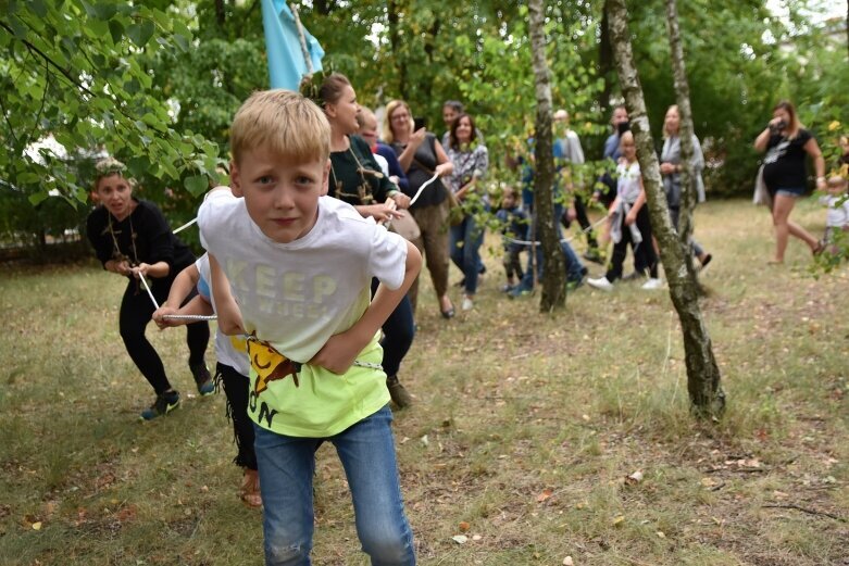  Zabrali mieszkańców osiedla na wyspę 