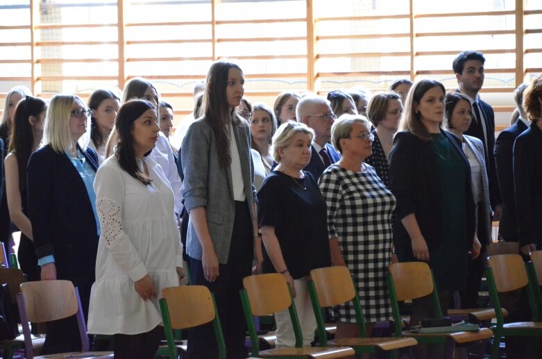  Zakończenie roku szkolnego maturzystów w Ekonomiku w Skierniewicach [ZDJĘCIA] 