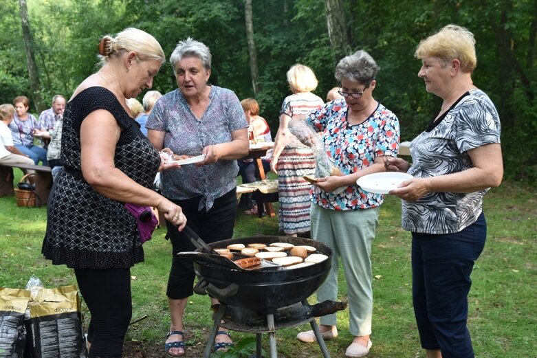  Zaledwie jedna trzecia seniorów z klubu Rawka spotkała się na pikniku 