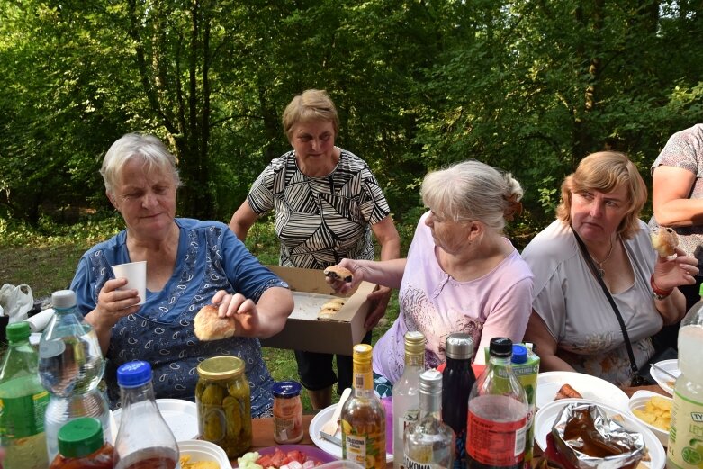  Zaledwie jedna trzecia seniorów z klubu Rawka spotkała się na pikniku 