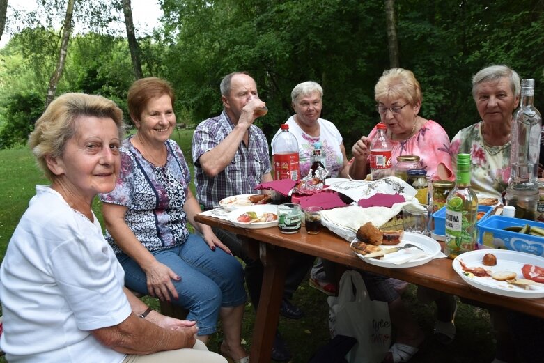  Zaledwie jedna trzecia seniorów z klubu Rawka spotkała się na pikniku 