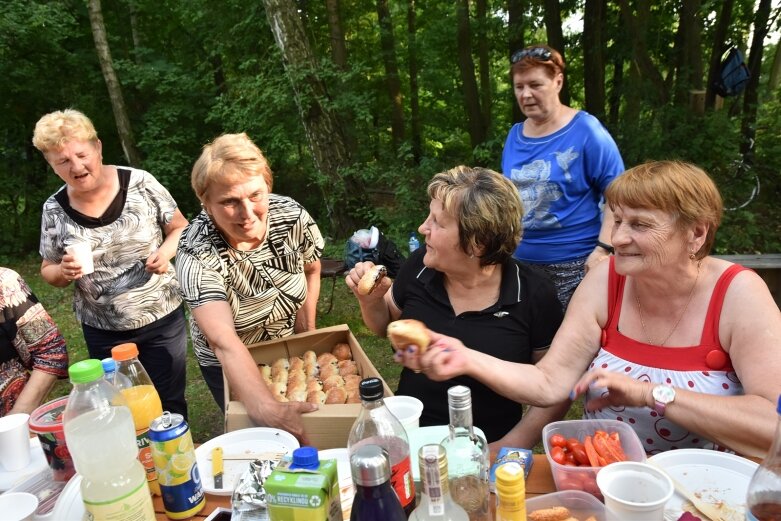  Zaledwie jedna trzecia seniorów z klubu Rawka spotkała się na pikniku 