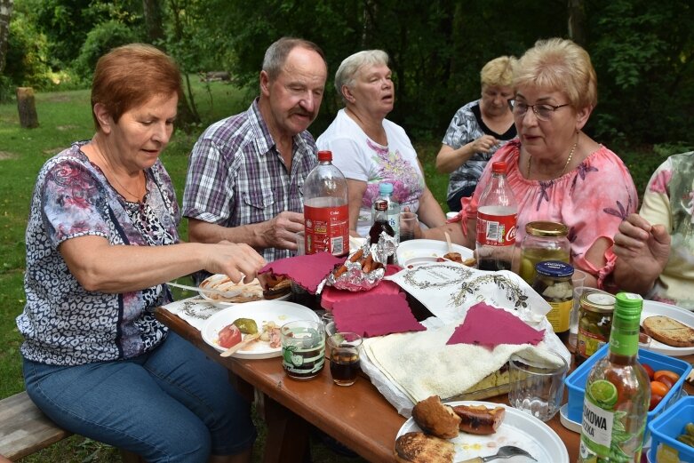  Zaledwie jedna trzecia seniorów z klubu Rawka spotkała się na pikniku 