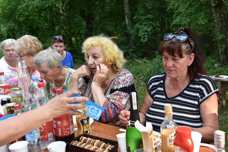  Zaledwie jedna trzecia seniorów z klubu Rawka spotkała się na pikniku 