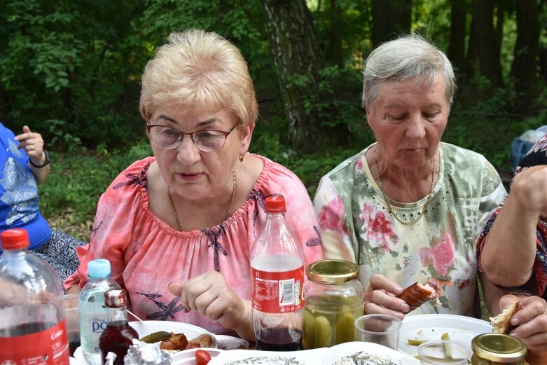  Zaledwie jedna trzecia seniorów z klubu Rawka spotkała się na pikniku 