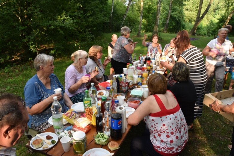  Zaledwie jedna trzecia seniorów z klubu Rawka spotkała się na pikniku 