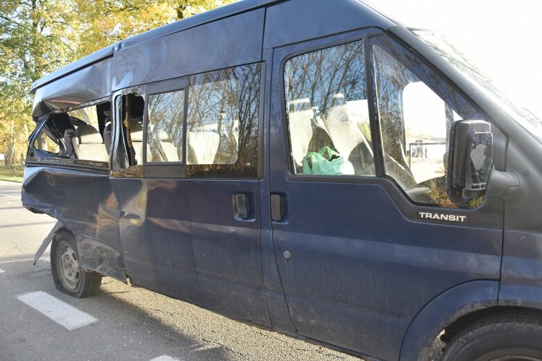  Zderzenie busów w Dąbrowicach. Jedna osoba w szpitalu 