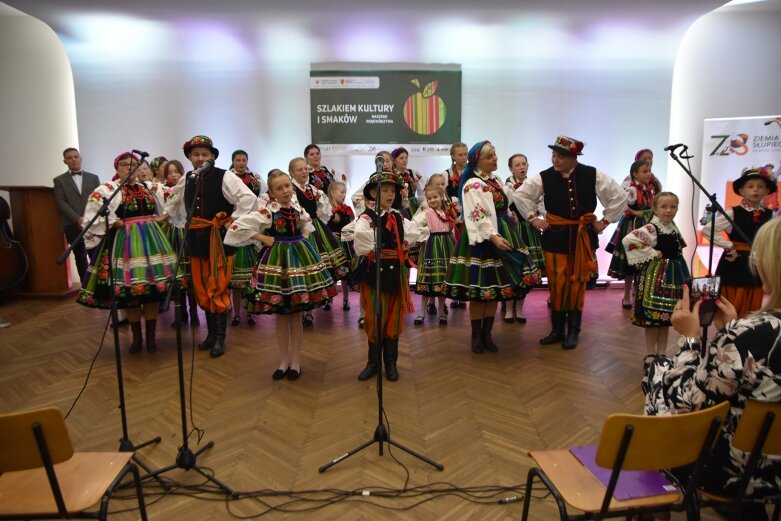  Zespół Ludowy „Ziemia Słupiecka” kończy projekt w wielkim stylu 