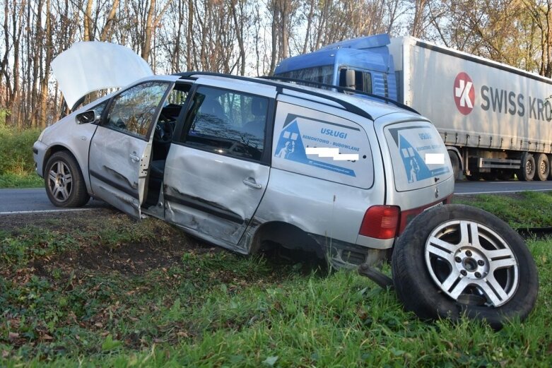  Zjechała na przeciwny pas ruchu 