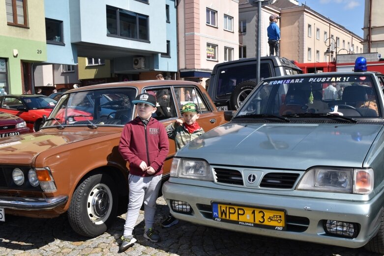  Zlot klasyków na skierniewickim rynku 