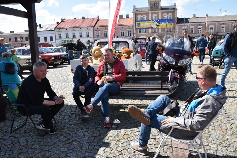  Zlot klasyków na skierniewickim rynku 