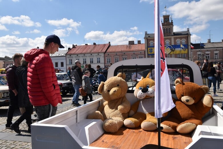  Zlot klasyków na skierniewickim rynku 