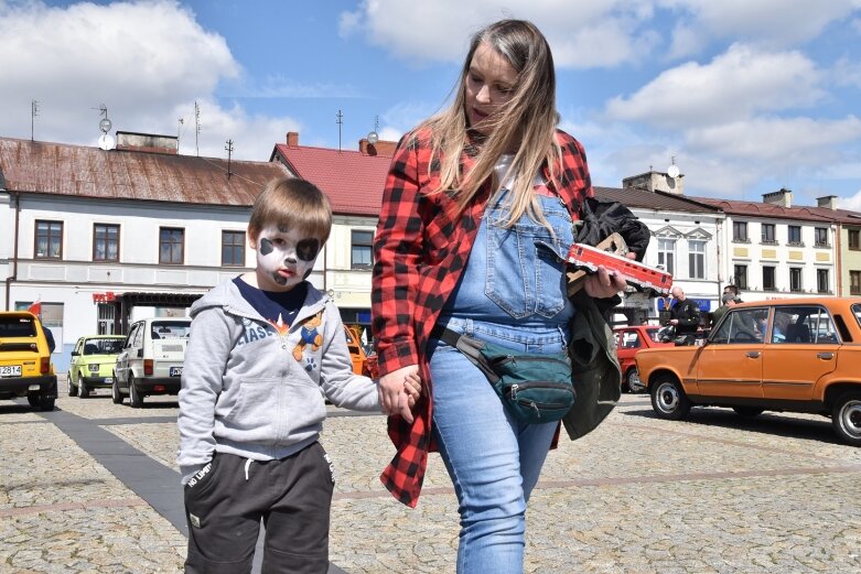  Zlot klasyków na skierniewickim rynku 