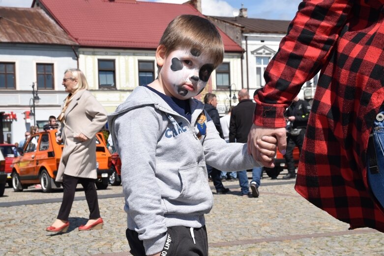  Zlot klasyków na skierniewickim rynku 