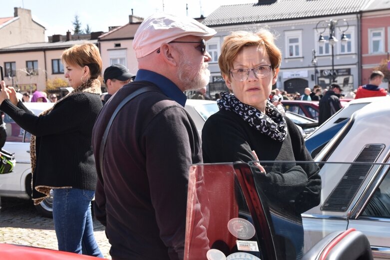  Zlot klasyków na skierniewickim rynku 