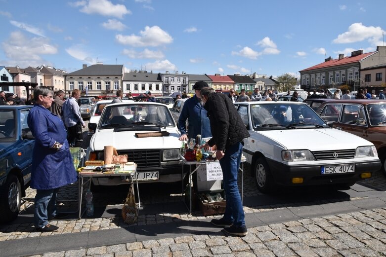  Zlot klasyków na skierniewickim rynku 