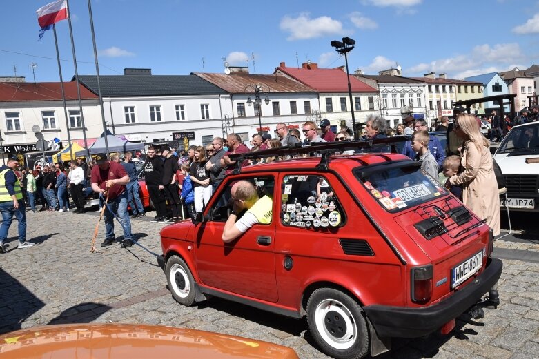  Zlot klasyków na skierniewickim rynku 