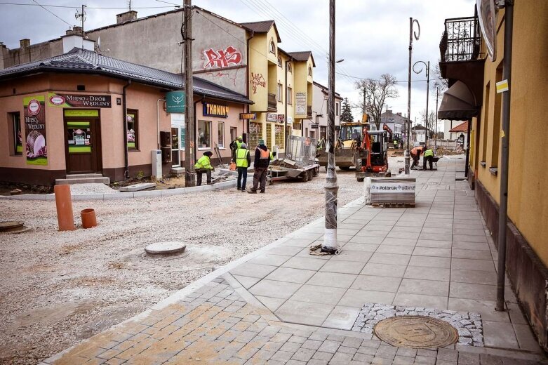  Zobacz jak zmienia się ulica Rawska 