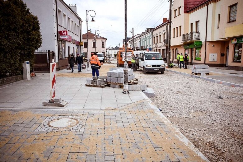  Zobacz jak zmienia się ulica Rawska 