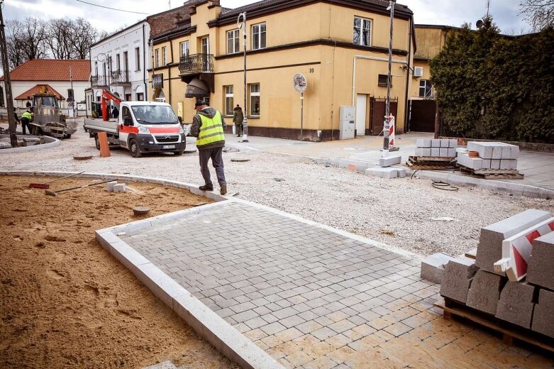  Zobacz jak zmienia się ulica Rawska 