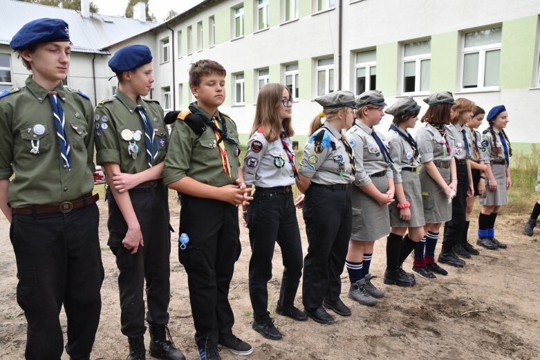  Zuchy ze Skierniewic spędziły weekend na Wrzosowisku 