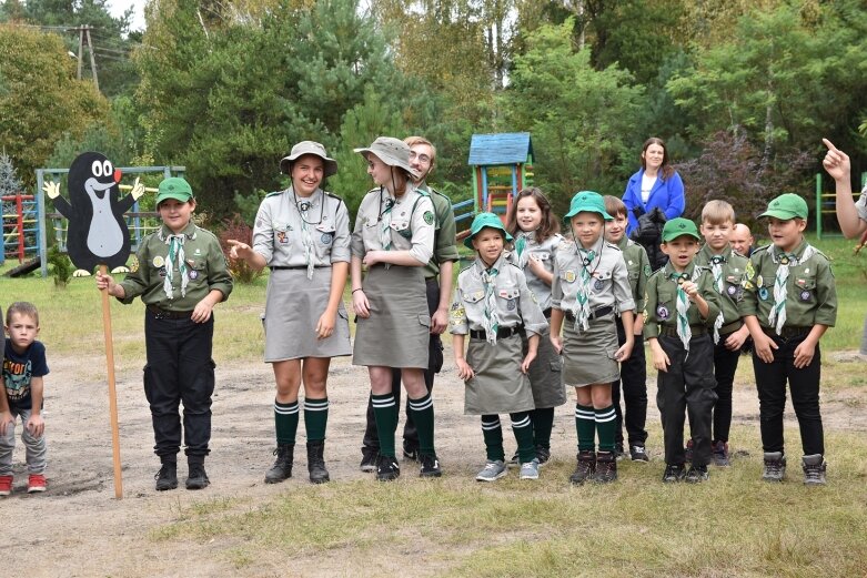  Zuchy ze Skierniewic spędziły weekend na Wrzosowisku 