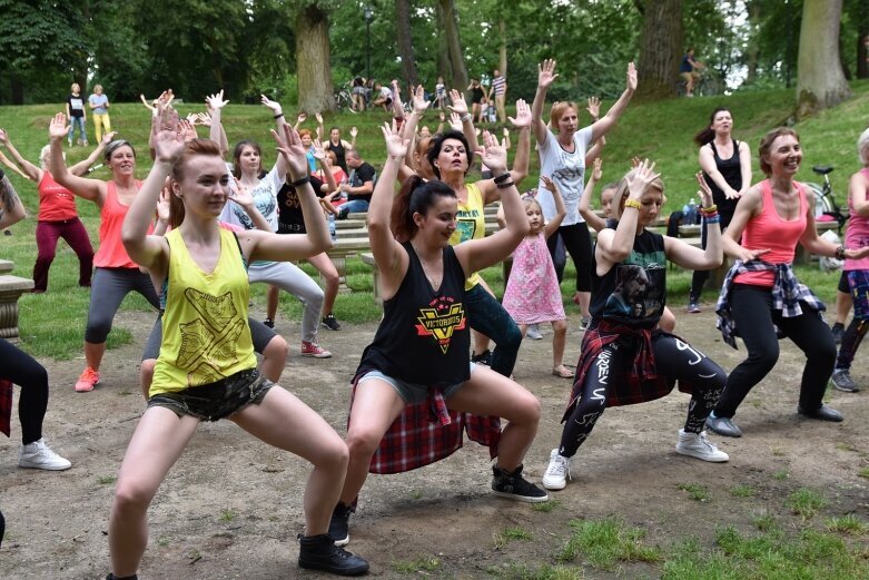  Zumba i fitness w parku 