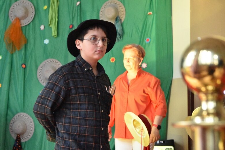  „Nie do pary”, ale razem. Pokaz mody z przesłaniem w SOSW w Skierniewicach  