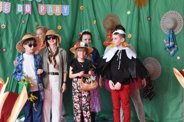  „Nie do pary”, ale razem. Pokaz mody z przesłaniem w SOSW w Skierniewicach  