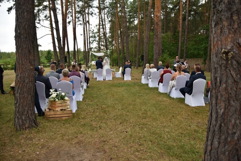  „TAK” powiedzieli sobie w samym środku Puszczy Bolimowskiej 