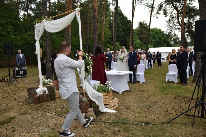  „TAK” powiedzieli sobie w samym środku Puszczy Bolimowskiej 