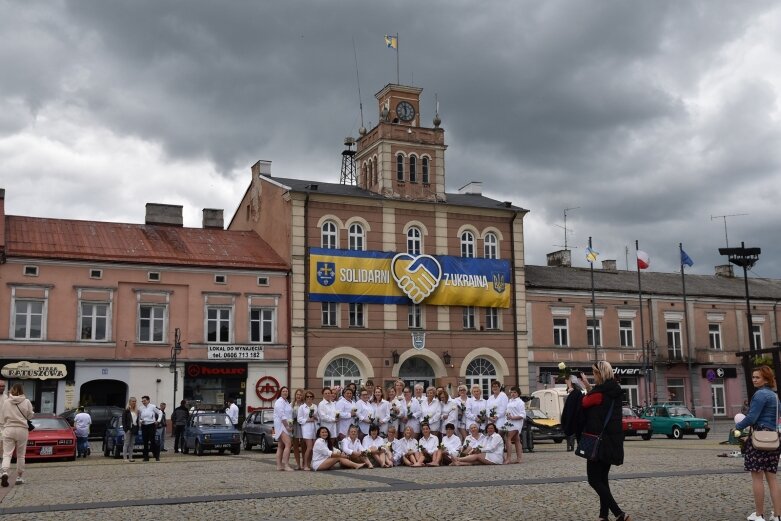  „Zobacz więcej” z przystankiem w Skierniewicach 