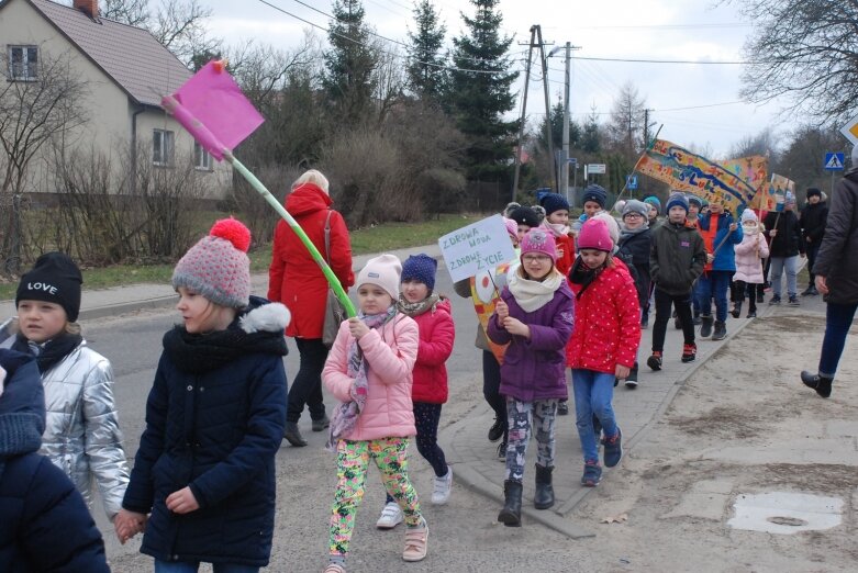  Dzieci z Godzianowa powitały wiosnę 