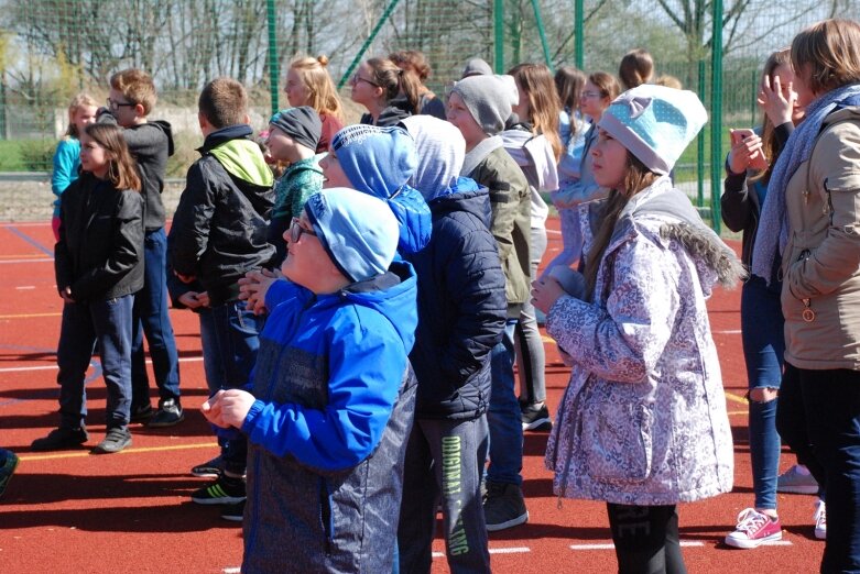  Dzień autyzmu w Huminie, czyli szkoła na niebiesko  