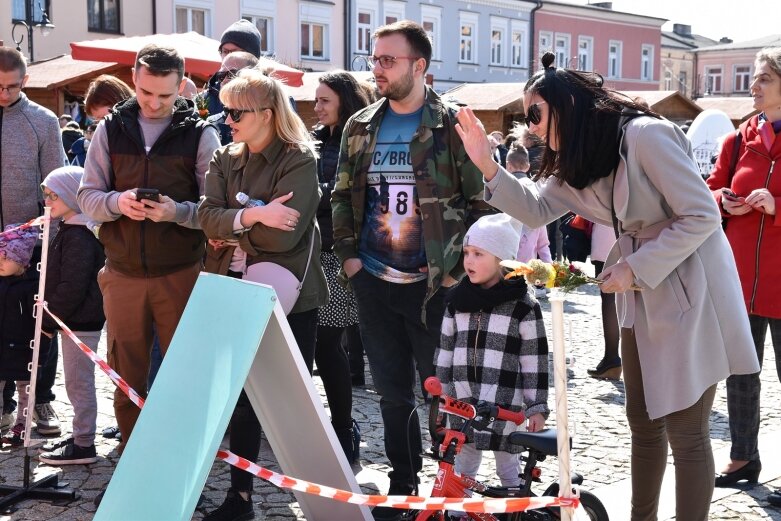  Wielkamoc w skierniewickim rynku 