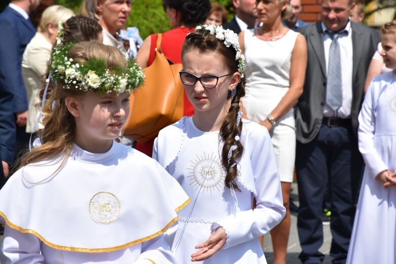  Komunia w parafii na osiedlu Zadębie 