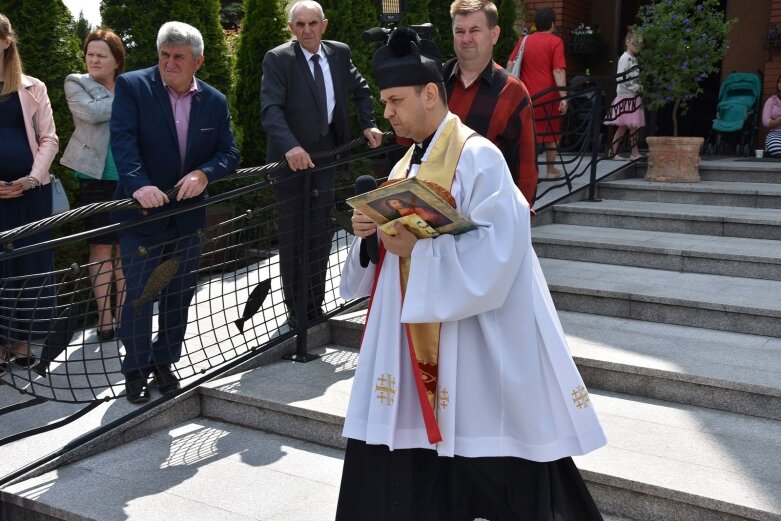  Komunia w parafii na osiedlu Zadębie 