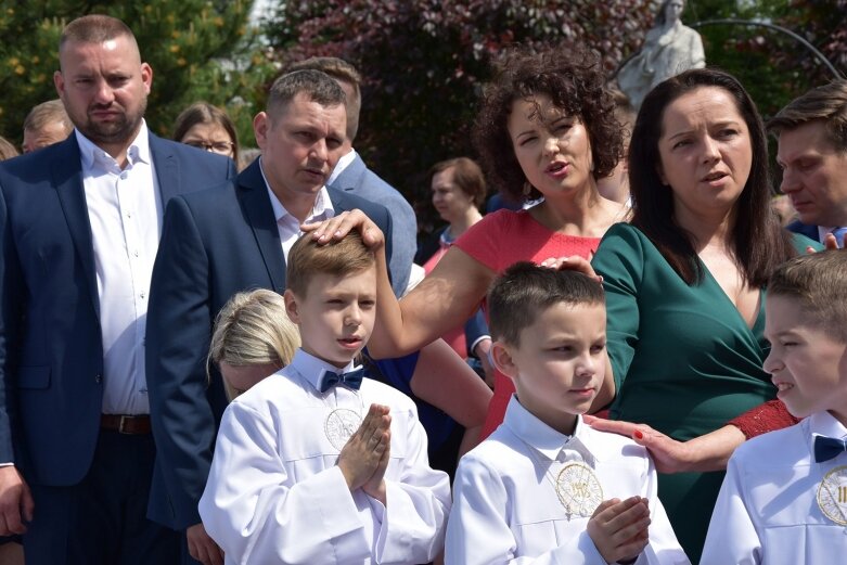  Komunia w parafii na osiedlu Zadębie 